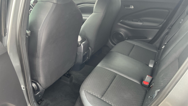 Nissan Juke 1.0 DiG-T 114 N-Connecta 5dr Petrol Hatchback